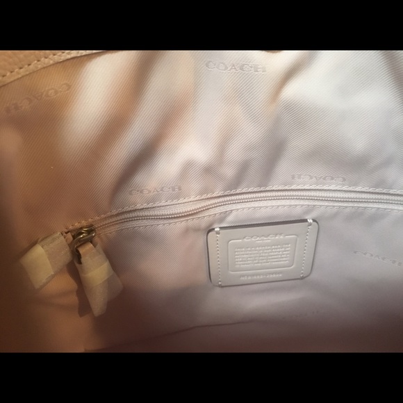 Coach Pebble Edie 31 Shoulder Bag - Picture 4 of 4